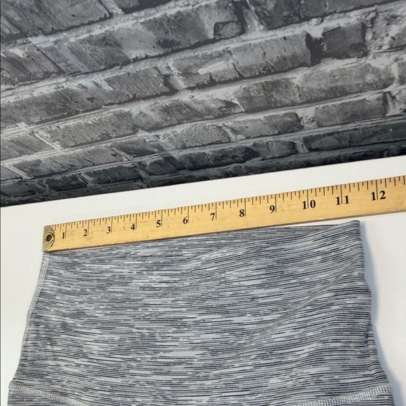 Lululemon capri Leggings - Picture 8 of 8